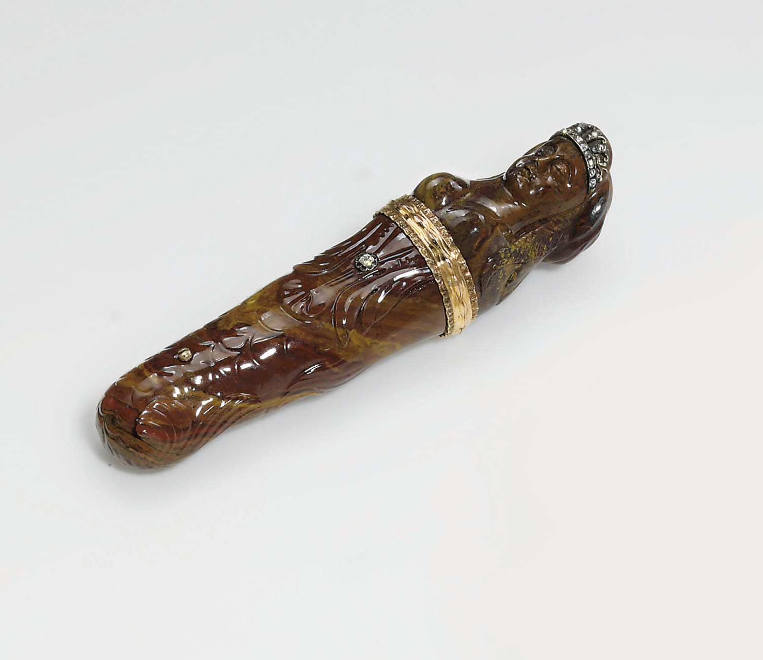 A CONTINENTAL ROCOCO-STYLE GOLD-MOUNTED HARDSTONE NEEDLE-CASE