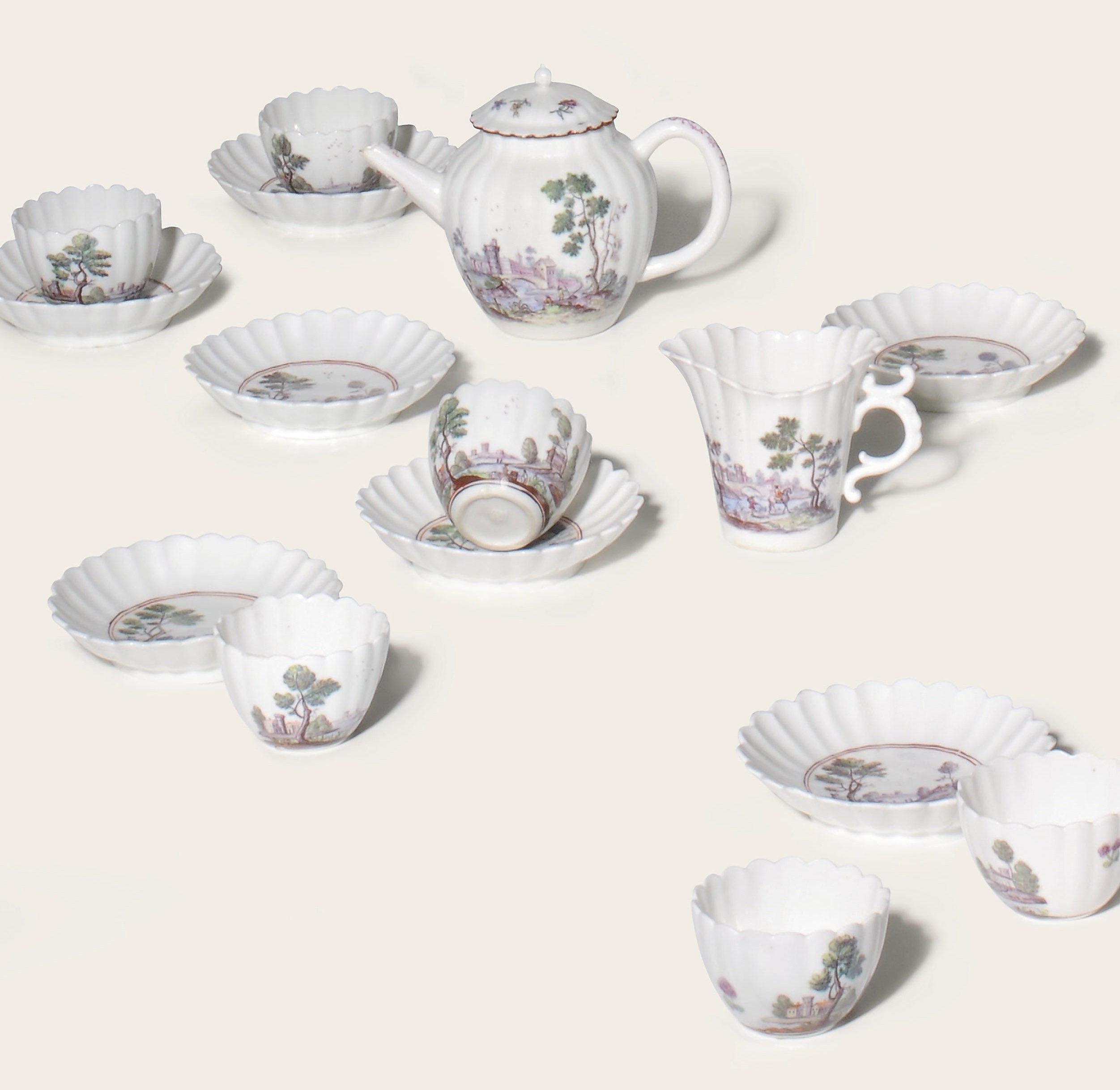 A CHELSEA PORCELAIN PART TEA-SERVICE