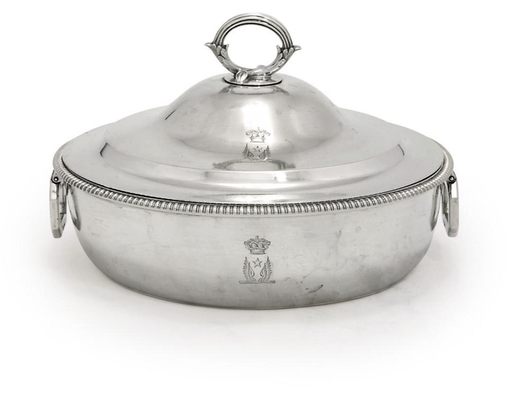 A GEORGE III SILVER VEGETABLE DISH AND COVER