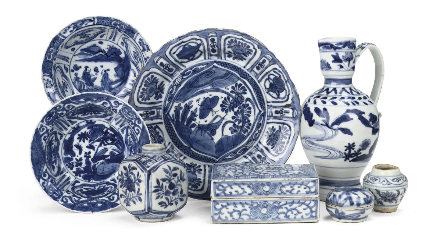 An assorted lot of asian blue and white porcelain