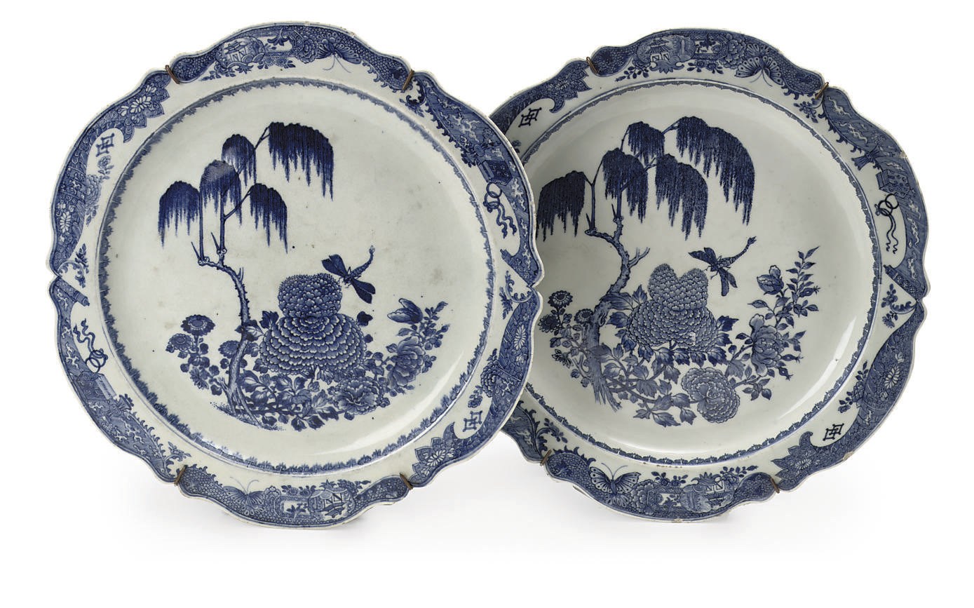 A pair of Chinese blue and white lobed serving dishes