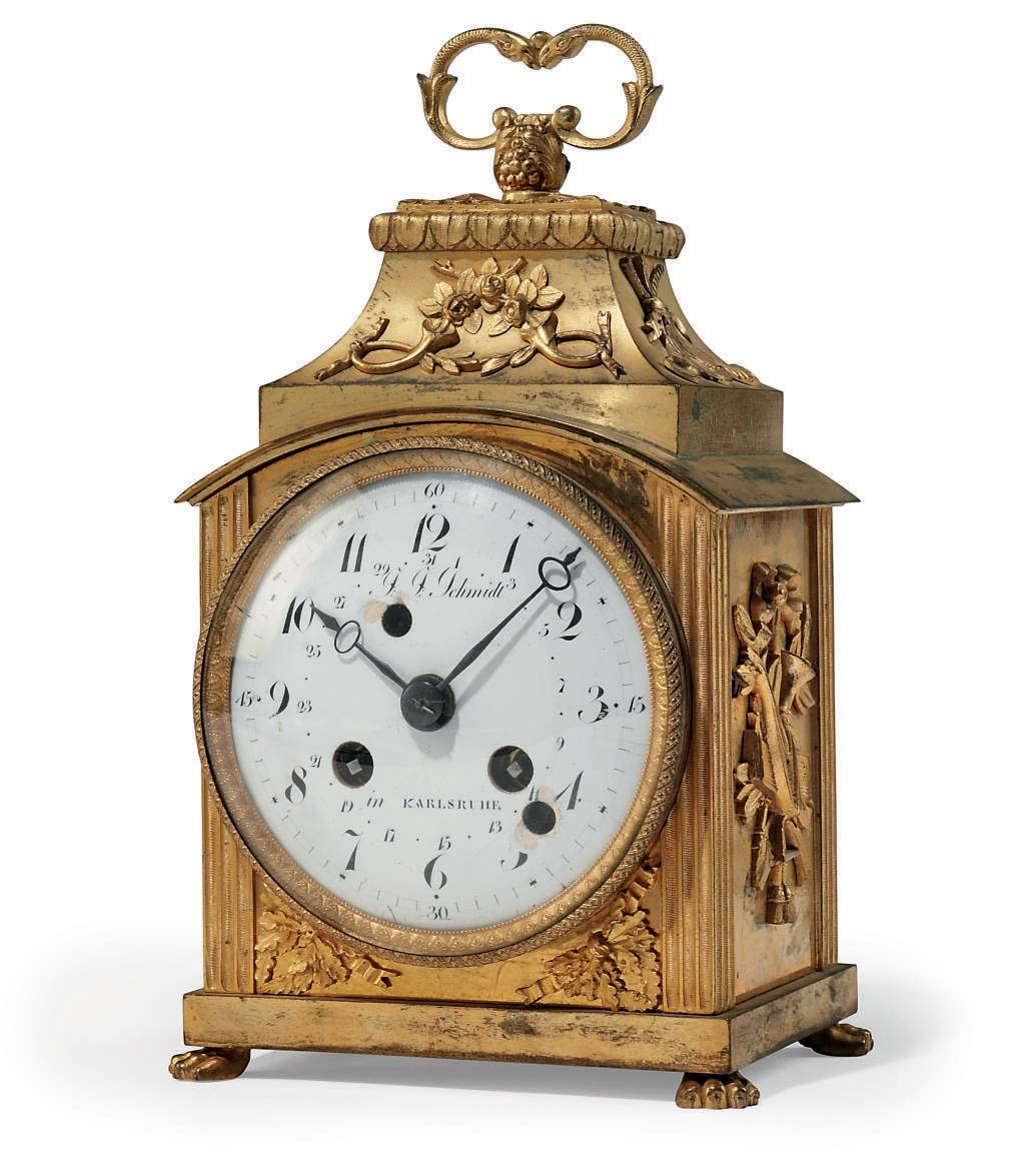 A GERMAN ORMOLU PENDULE D'OFFICER