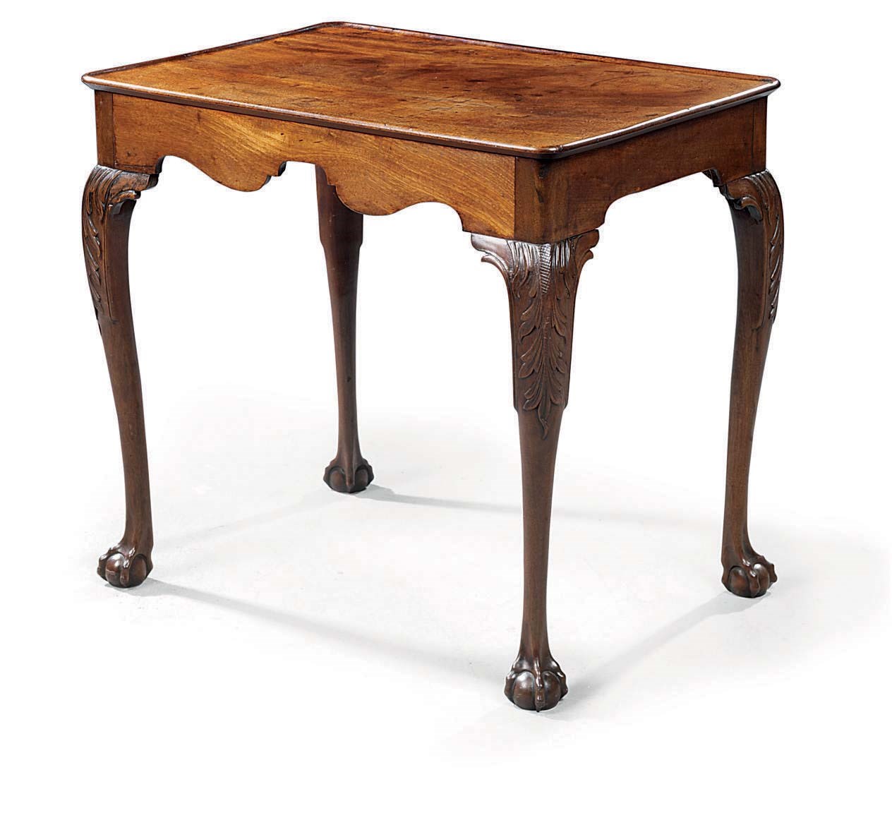 AN IRISH GEORGE II MAHOGANY CENTRE TABLE