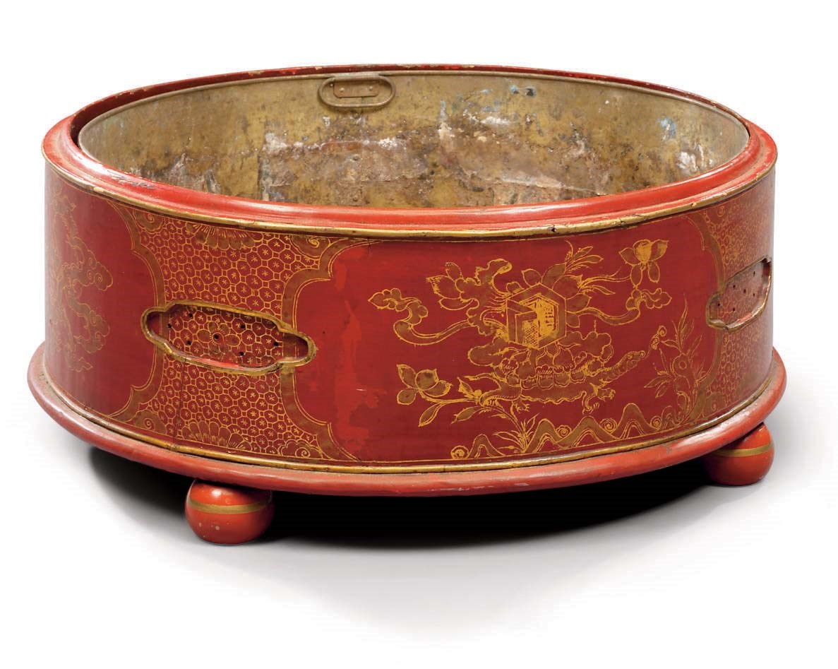 A RED AND GOLD LACQUER CIRCULAR JARDINIERE