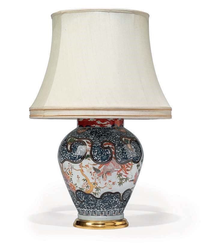 A CHINESE POLYCHROME-DECORATED BALUSTER VASE LAMP