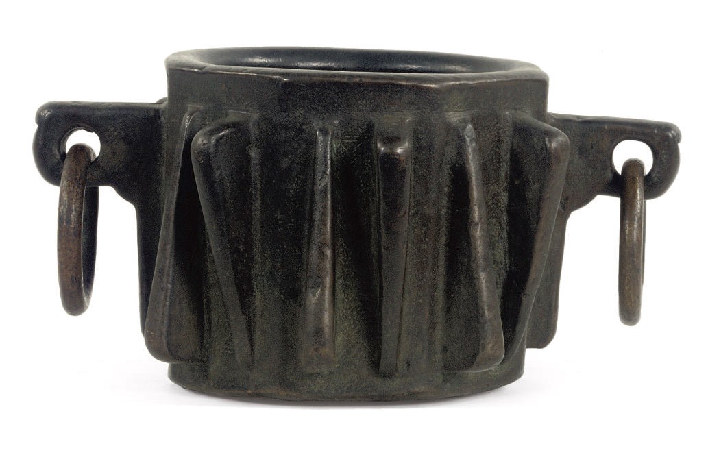 A HISPANO-MORESQUE BRONZE MORTAR