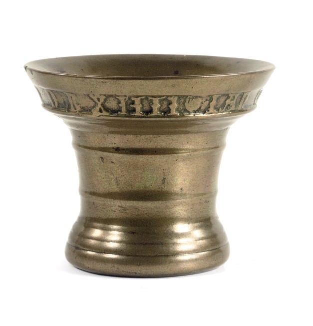 A FLEMISH BRONZE MORTAR