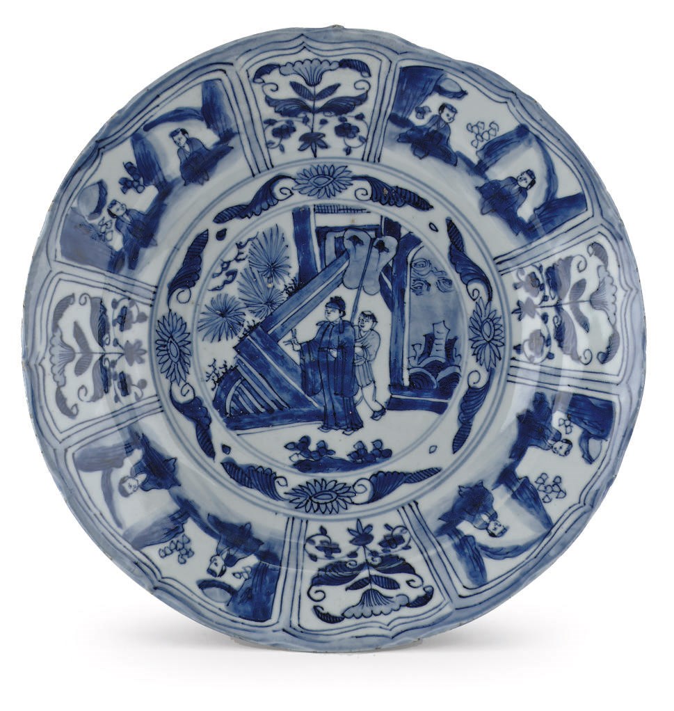 A Chinese Transitional blue and white 'kraak porselein' dish