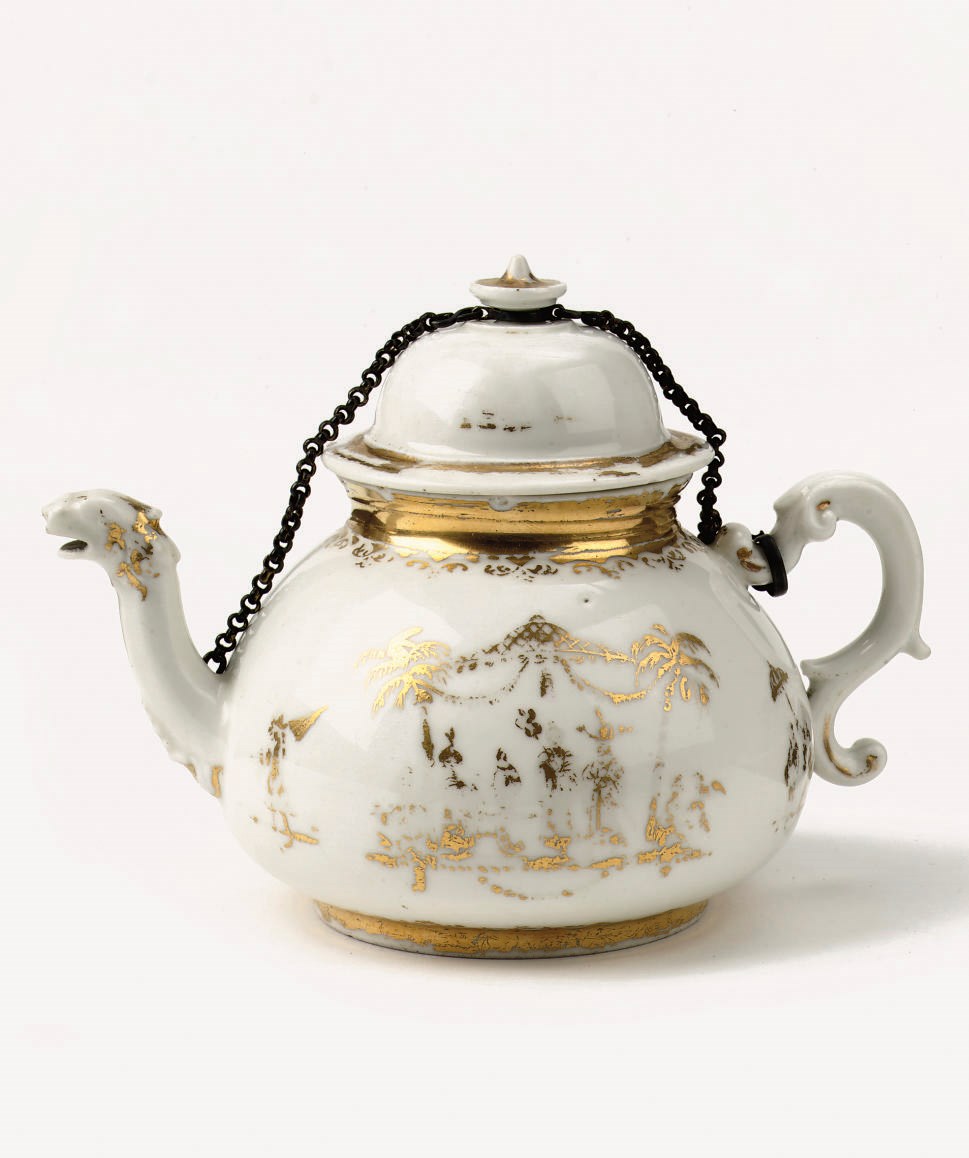 A Meissen Goldchinesen teapot and cover