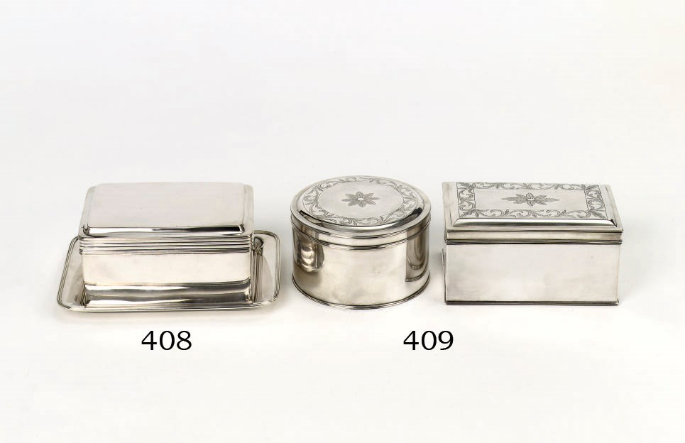 A Dutch silver biscuit box
