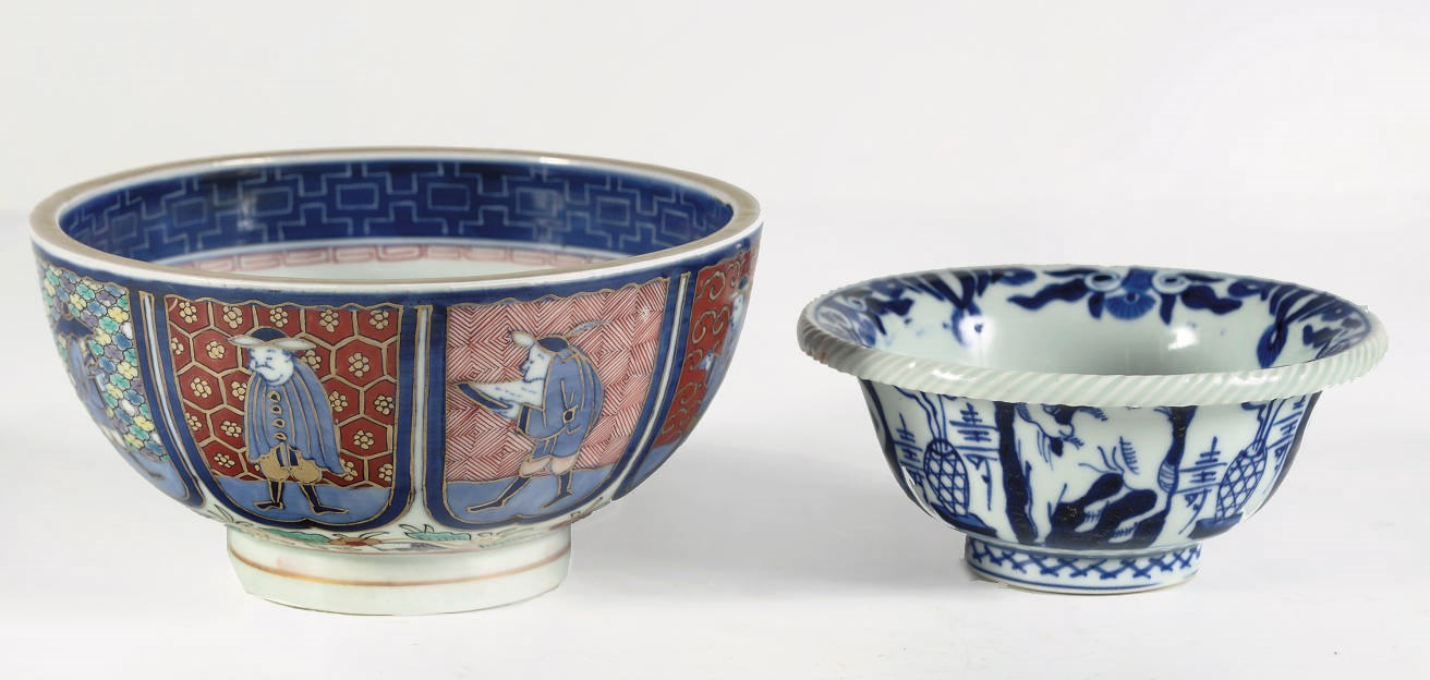 A pair of Japanese Namban bowls