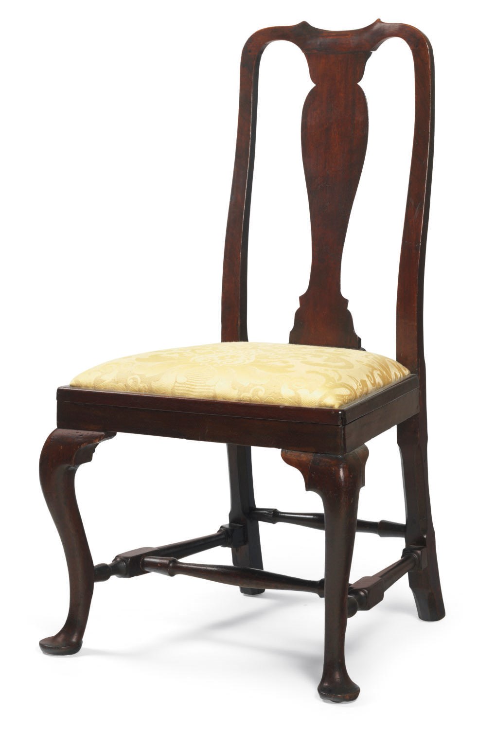 A QUEEN ANNE WALNUT SIDE CHAIR