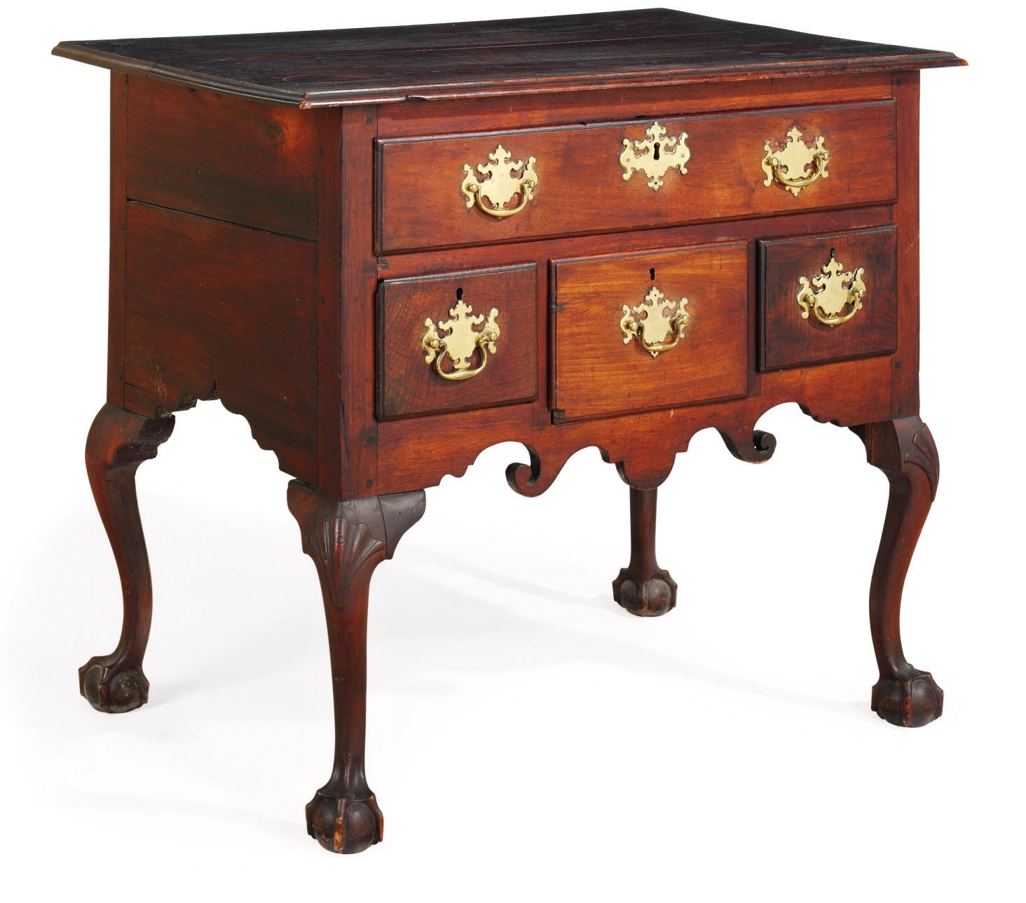 A CHIPPENDALE MAHOGANY DRESSING TABLE