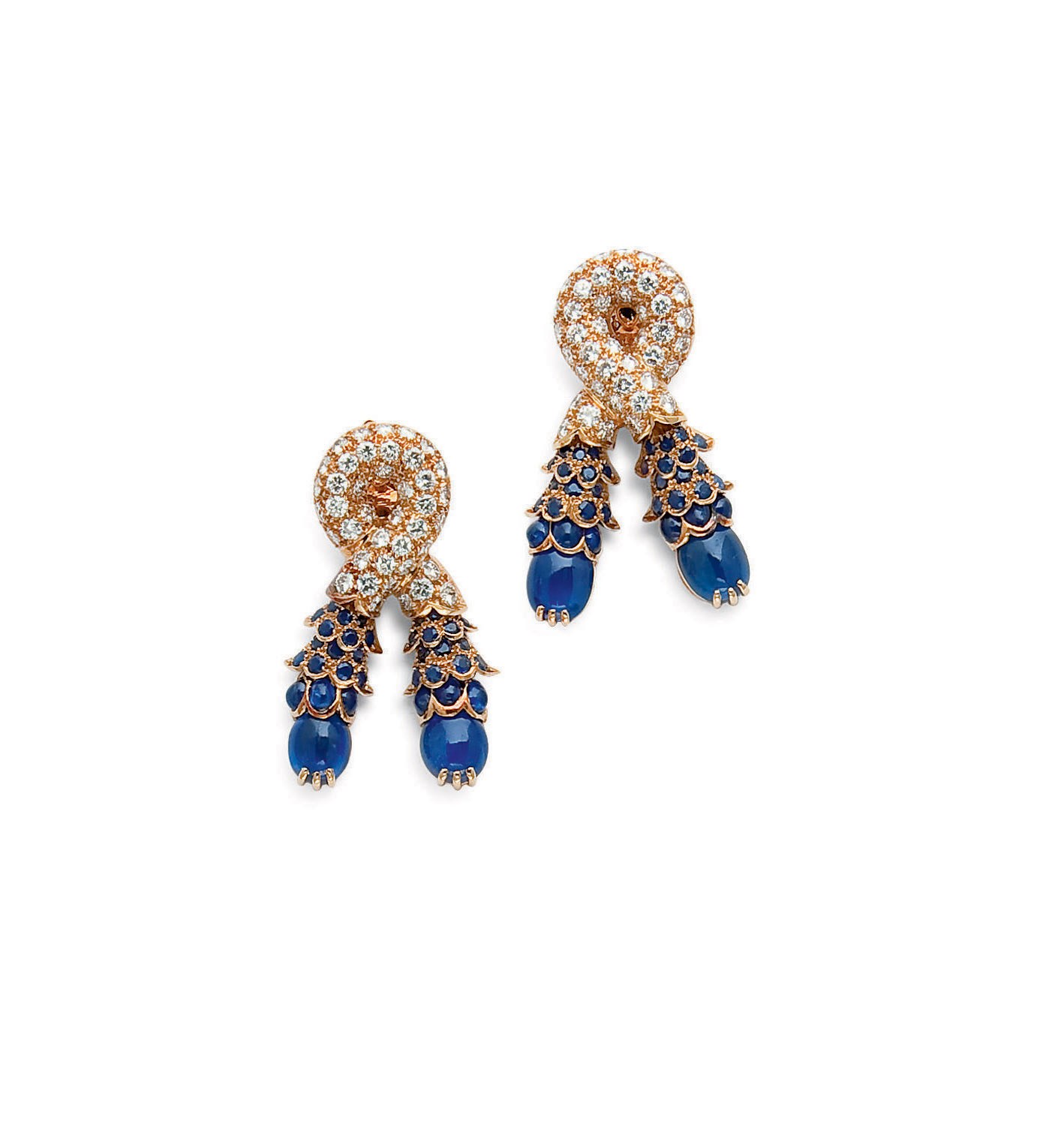 PAIRE DE CLIPS D'OREILLES "PASSEMENTERIE" SAPHIRS ET DIAMANTS, PAR RENE BOIVIN