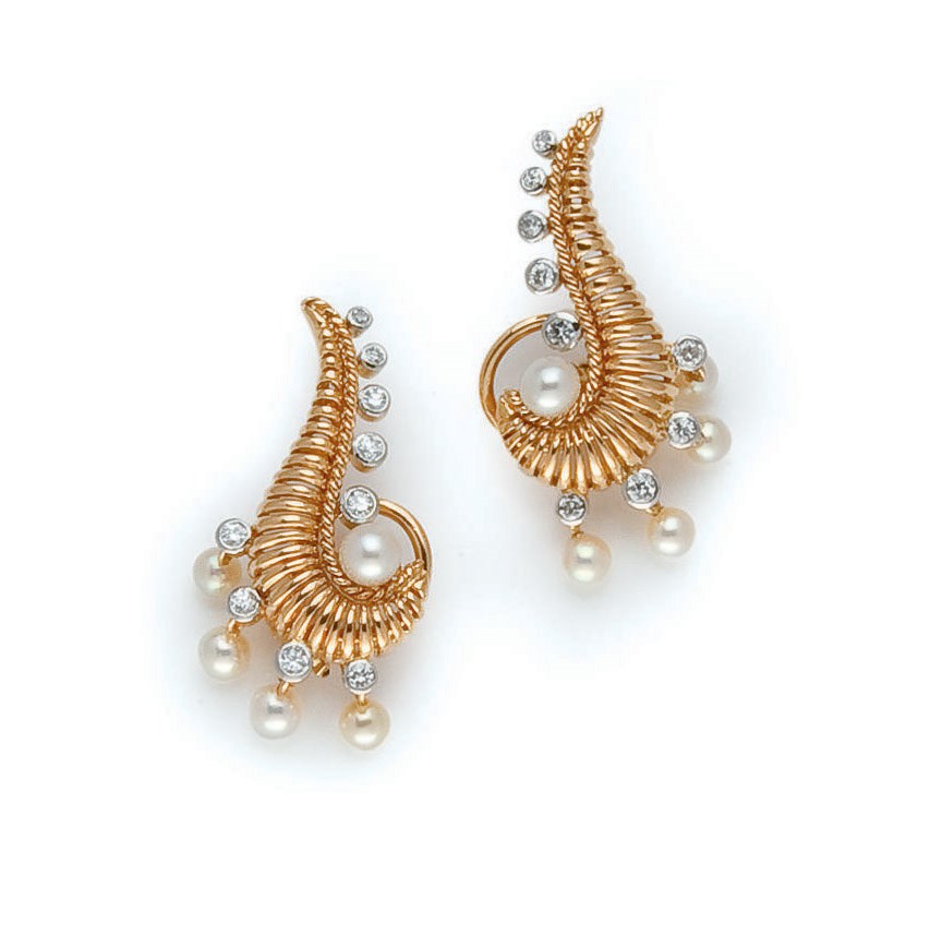 PAIRE DE CLIPS D'OREILLES PERLES DE CULTURE ET DIAMANTS