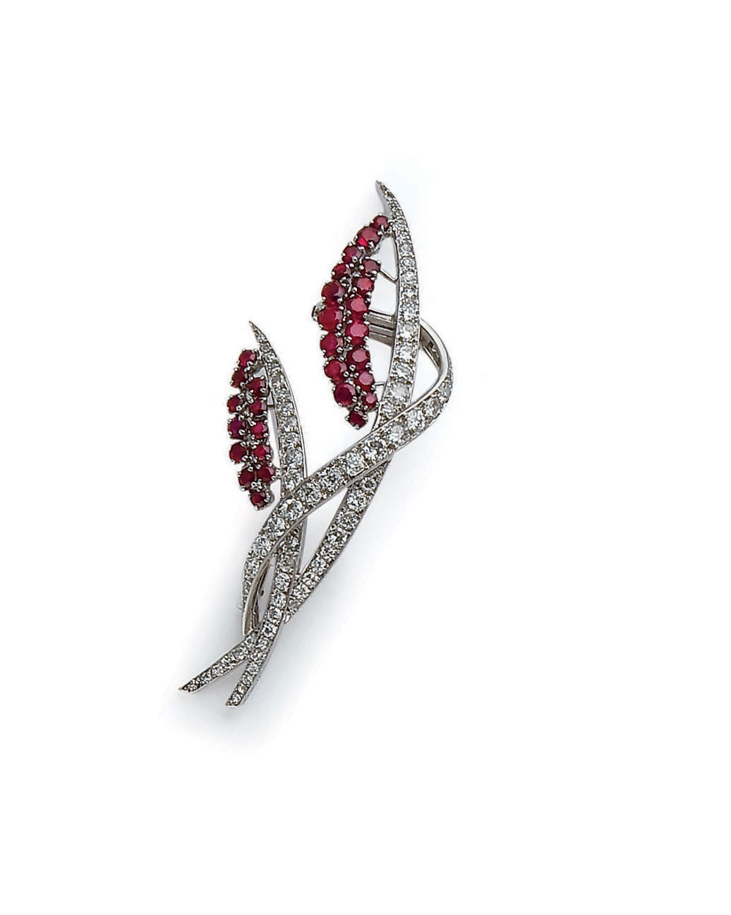 BROCHE RUBIS ET DIAMANTS, MONTURE PAR MELLERIO