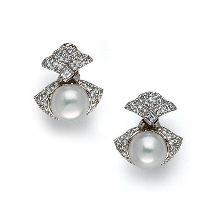 PAIRE DE CLIPS D'OREILLES PERLES DE CULTURE ET DIAMANTS, PAR BULGARI