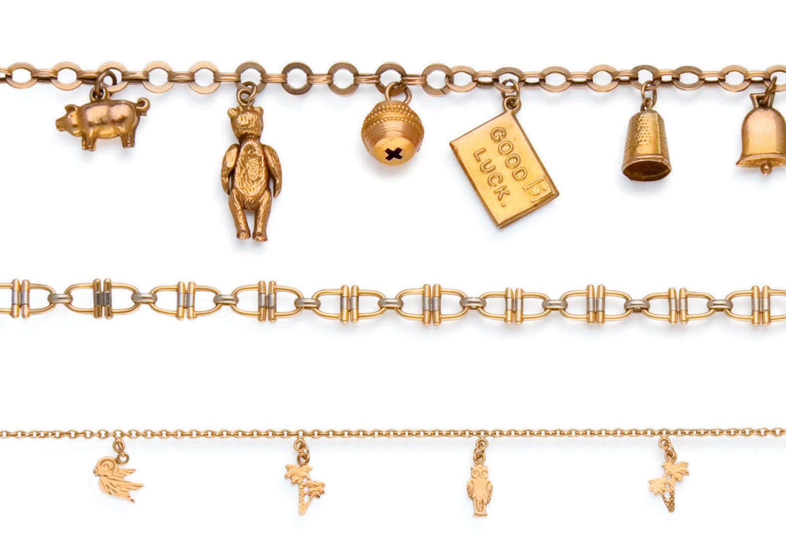 CHAINE EN OR, PAR CARTIER, DEUX BRACELETS ET UNE BAGUE EN OR
