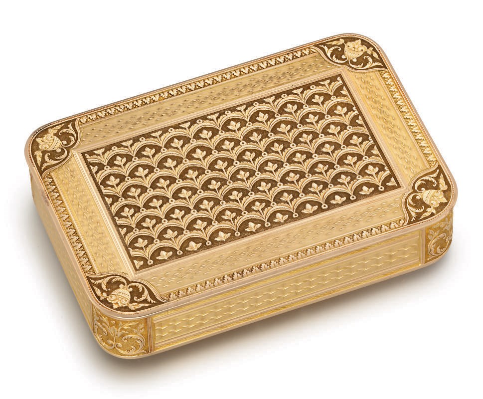 A GERMAN TWO-COLOUR GOLD PRESENTATION SNUFF-BOX