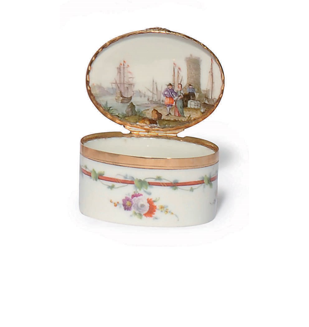 A MEISSEN GOLD-MOUNTED OVAL SNUFF-BOX AND COVER