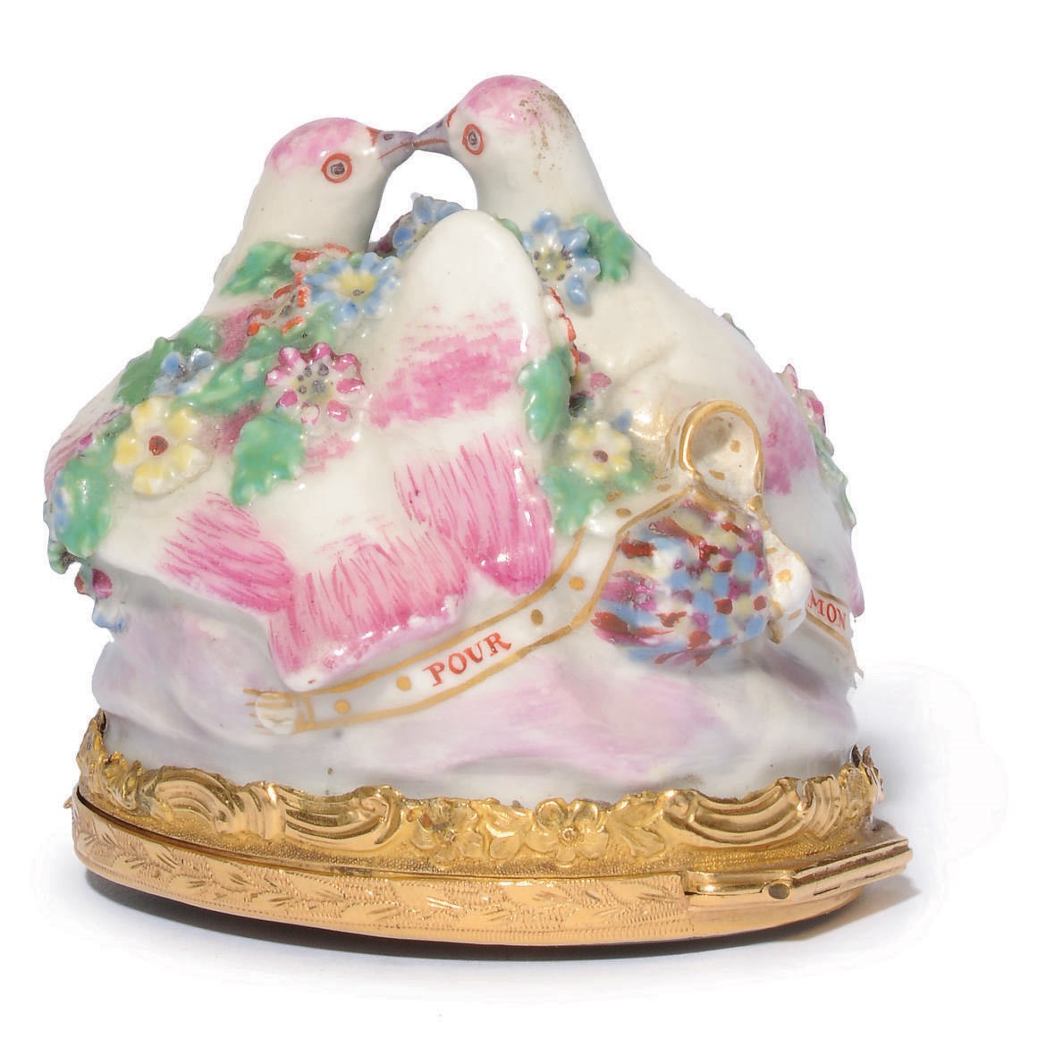 A CHELSEA GOLD AND AGATE-MOUNTED BONBONNIERE