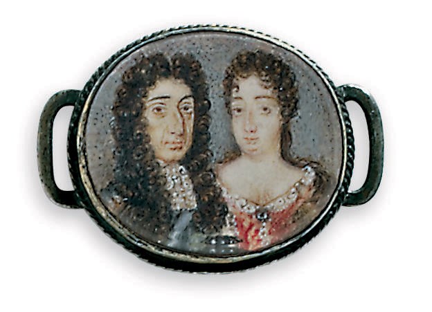 A WILLIAM III AND MARY II MEMORIAL SLIDE