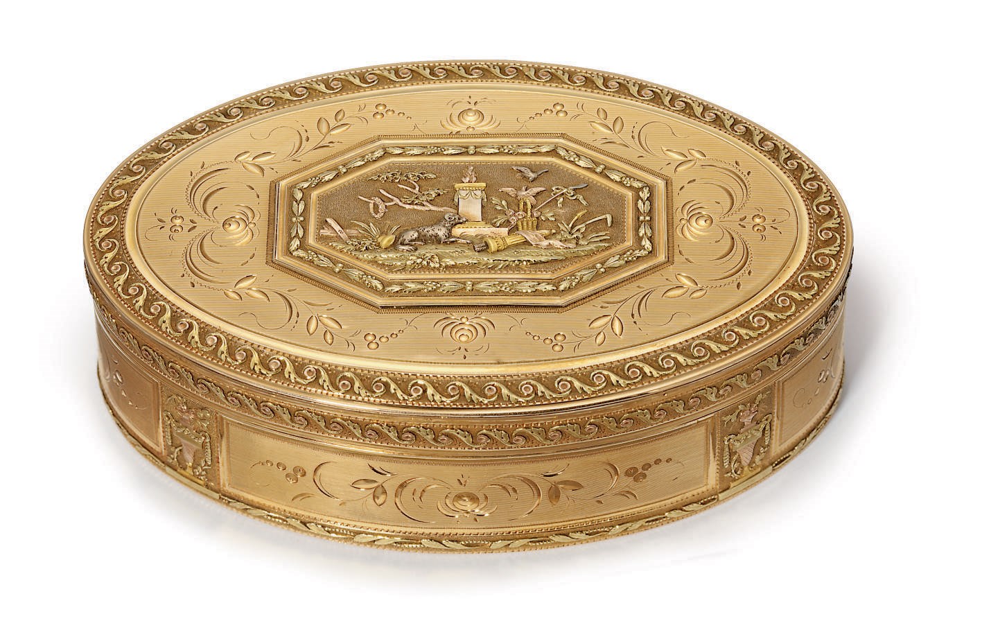 A SWISS FOUR-COLOUR GOLD SNUFF-BOX