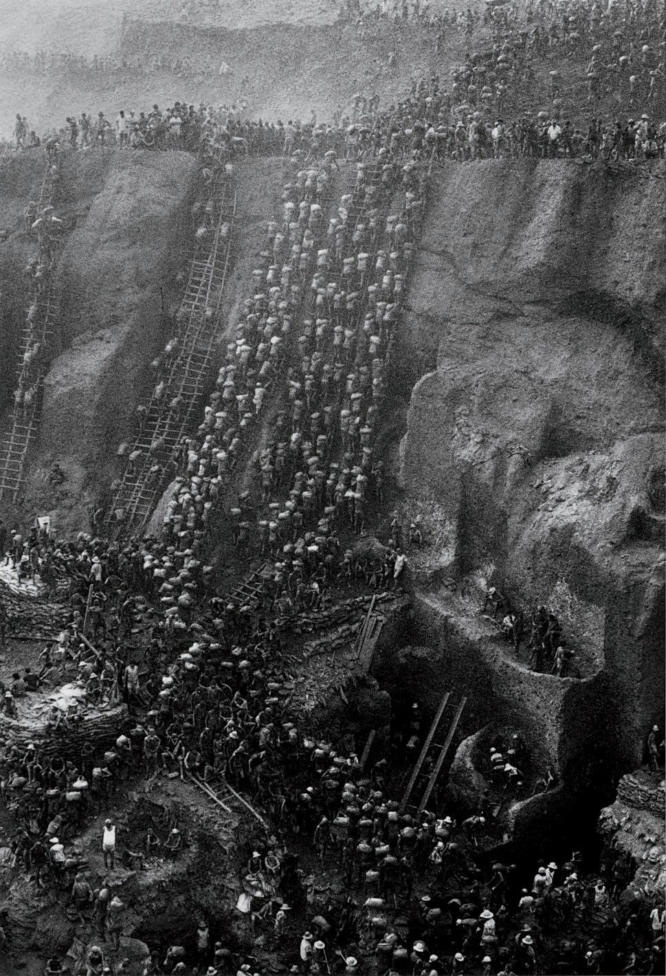 SEBASTIAO SALGADO (B. 1944)