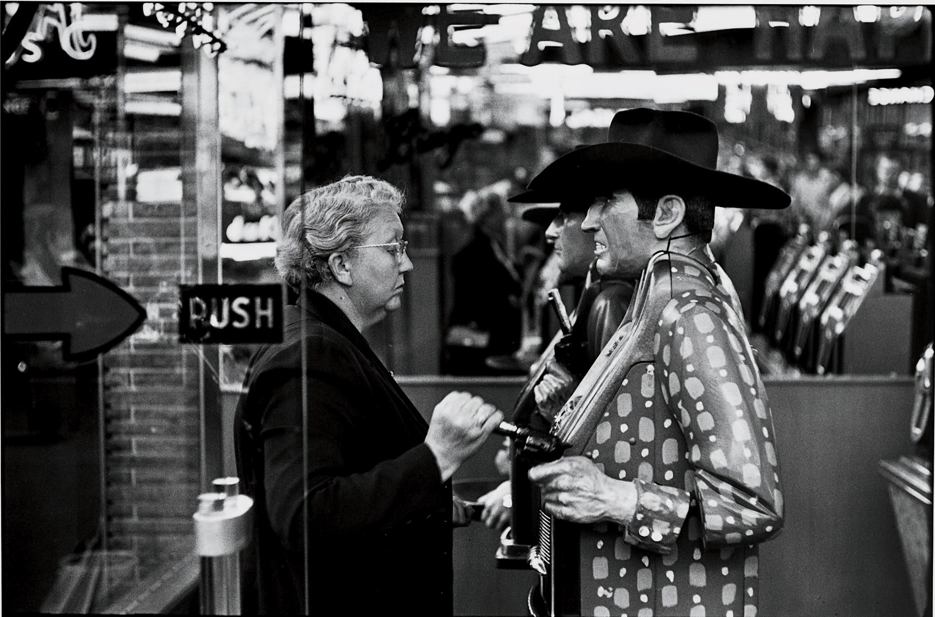 ELLIOTT ERWITT (B. 1928)
