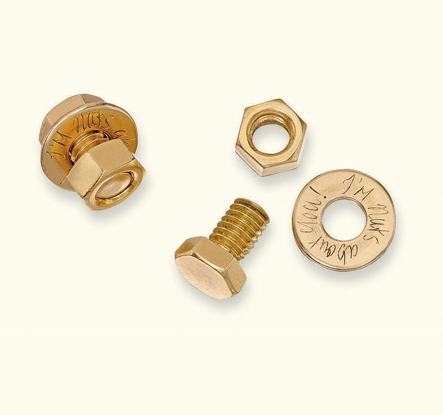 A PAIR OF NOVELTY CUFFLINKS, BY RAYMOND YARD