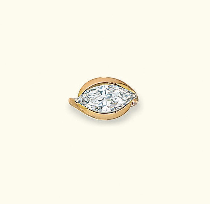 A DIAMOND SINGLE-STONE RING