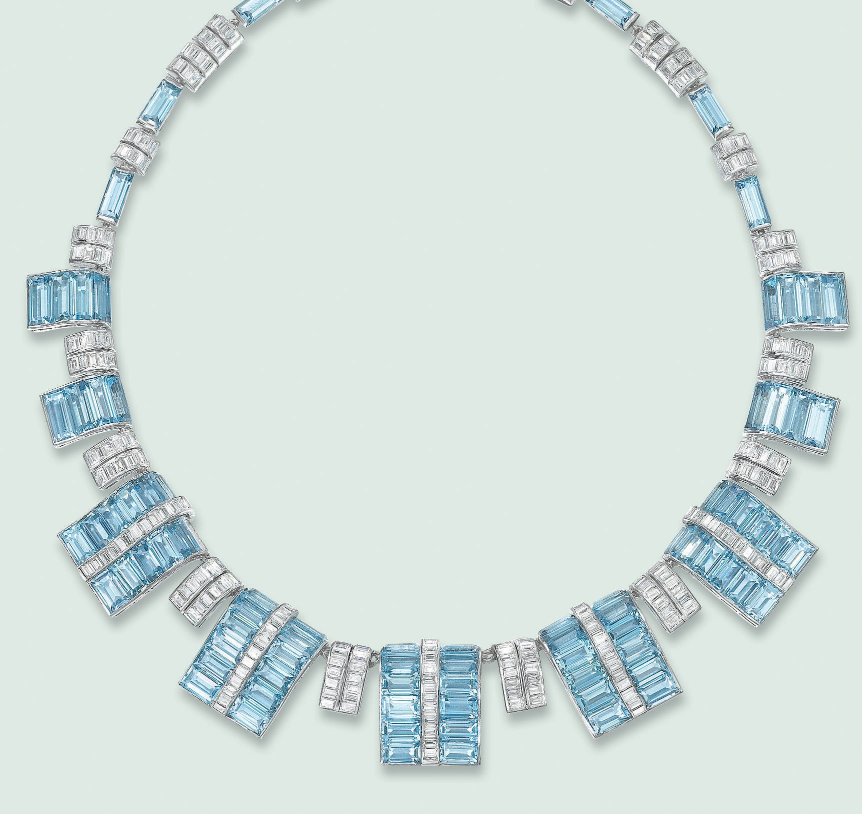 AN ART DECO AQUAMARINE AND DIAMOND NECKLACE