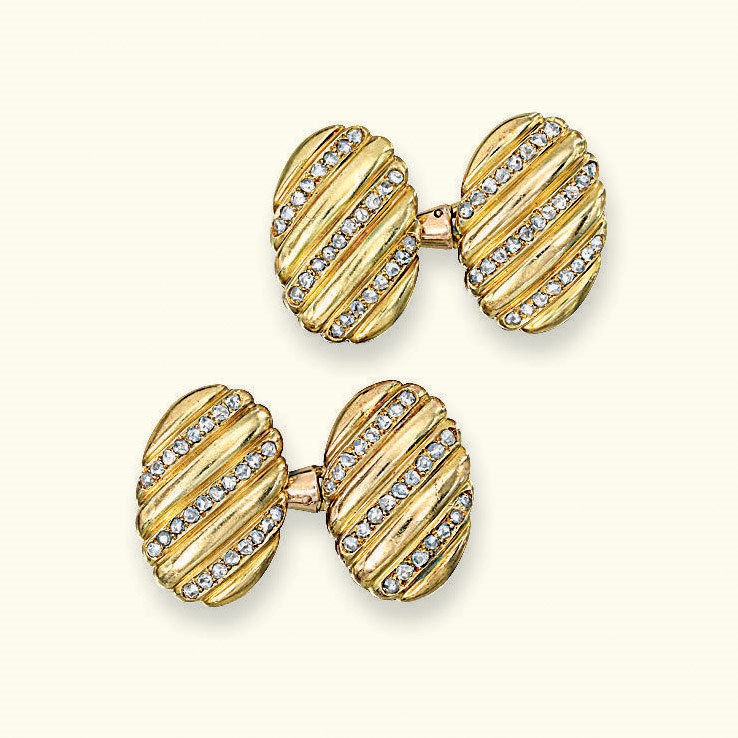 A PAIR OF ANTIQUE GOLD AND DIAMOND CUFFLINKS