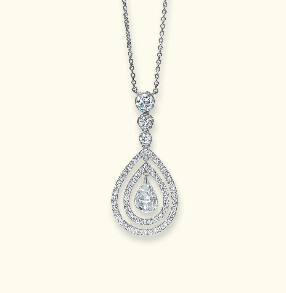 A DIAMOND PENDENT NECKLACE