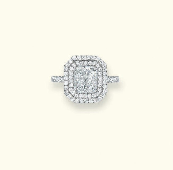A DIAMOND SINGLE-STONE RING