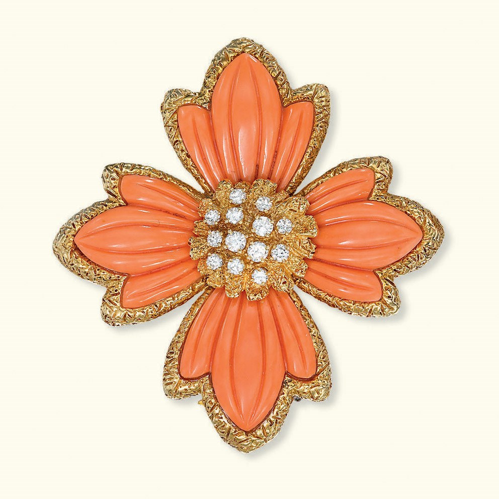 A CORAL AND DIAMOND BROOCH/PENDANT, BY VAN CLEEF & ARPELS