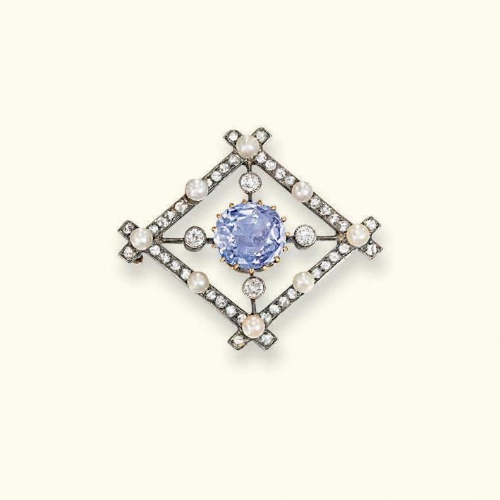 A RUSSIAN SAPPHIRE, DIAMOND AND PEARL BROOCH, BY FABERGE