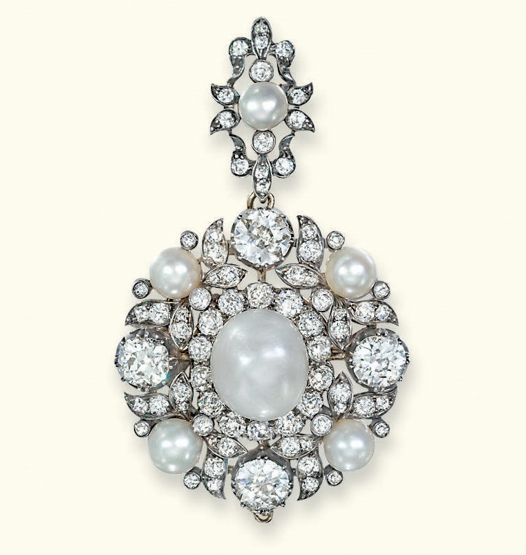 AN ANTIQUE PEARL AND DIAMOND BROOCH/PENDANT