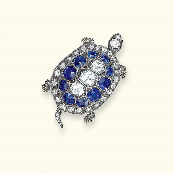 AN ANTIQUE SAPPHIRE AND DIAMOND BROOCH