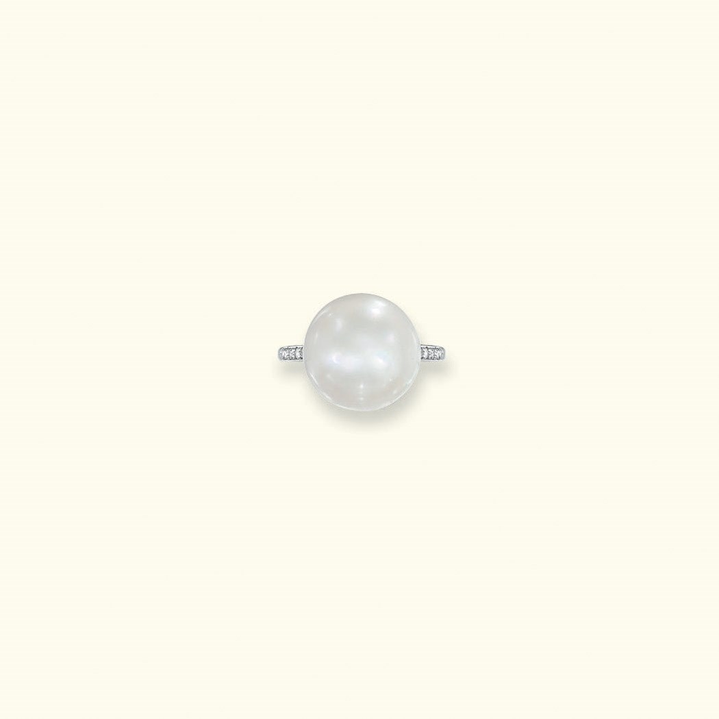 A NATURAL PEARL RING