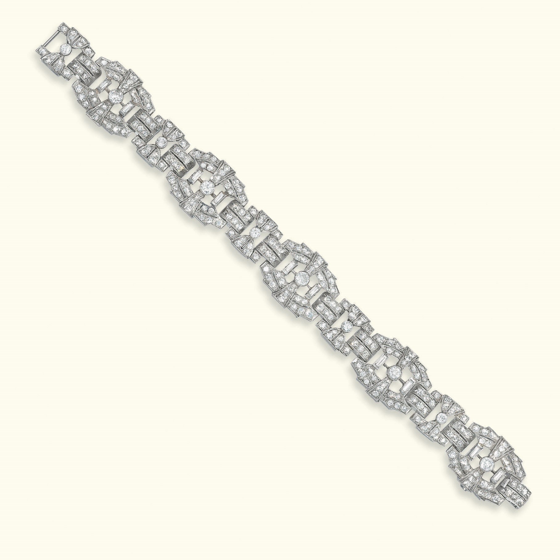 AN ART DECO DIAMOND BRACELET