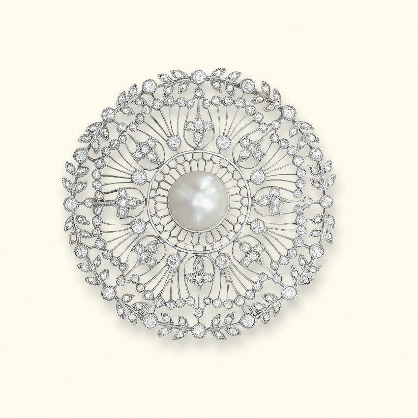 A BELLE EPOQUE DIAMOND AND PEARL PENDANT/BROOCH