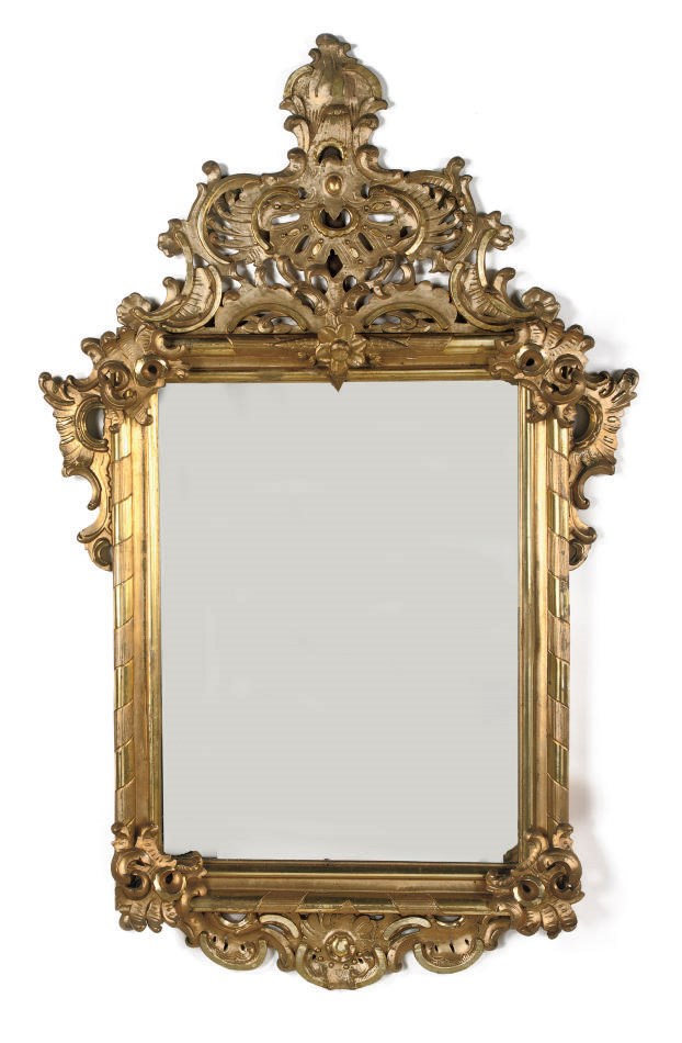 A GERMAN GILTWOOD MIRROR