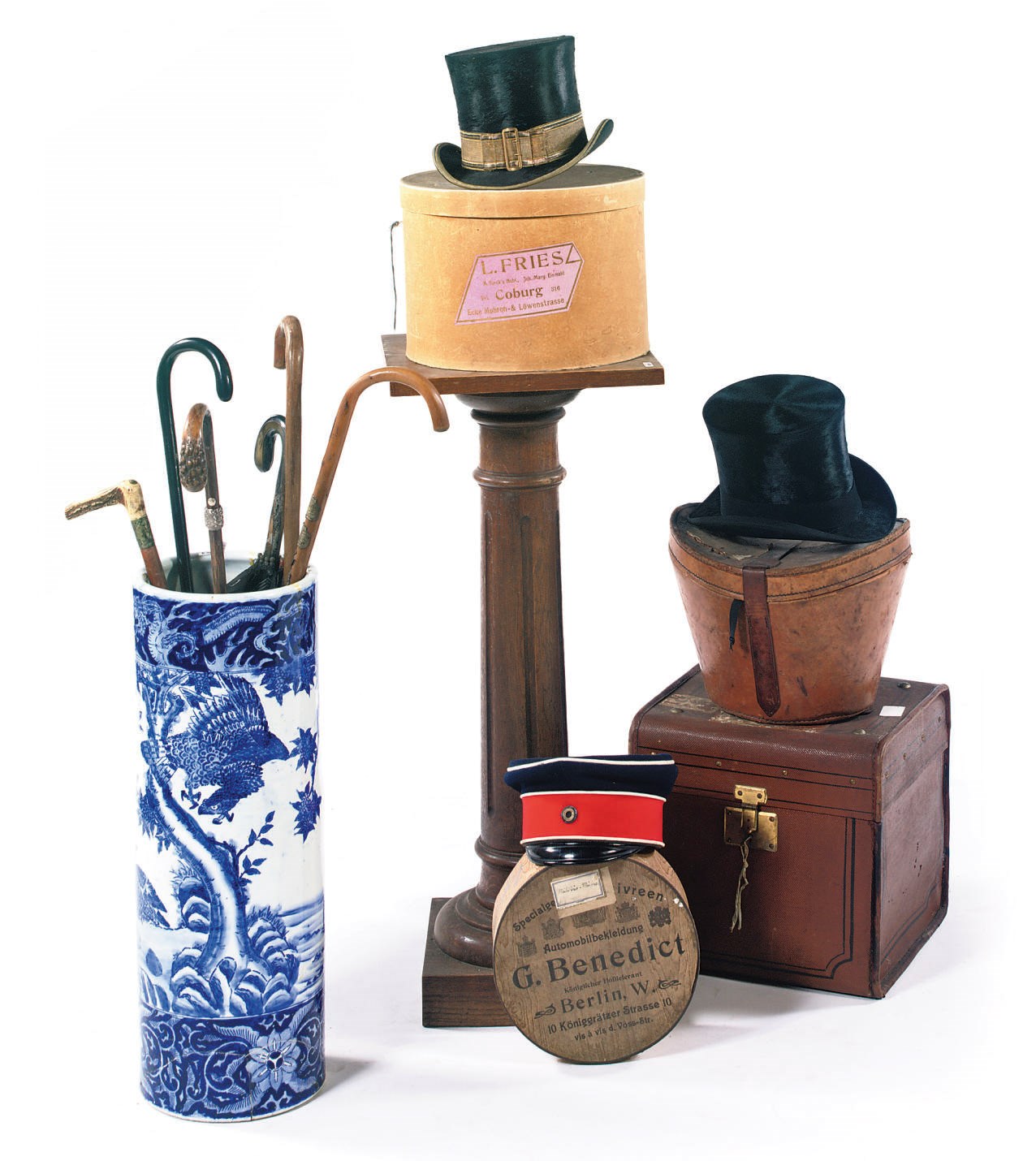 A LOT OF FOUR LEATHER AND PAPER HAT BOXES