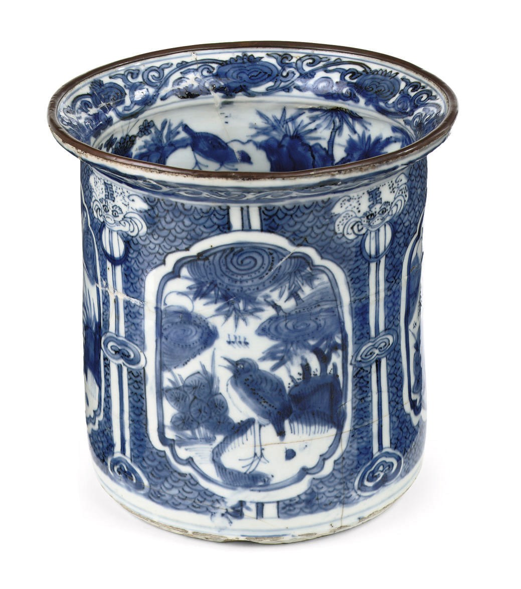 A Chinese blue and white 'kraak porselein' jardinière
