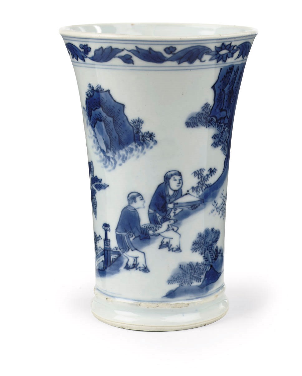 A Chinese Transitional blue and white brushpot