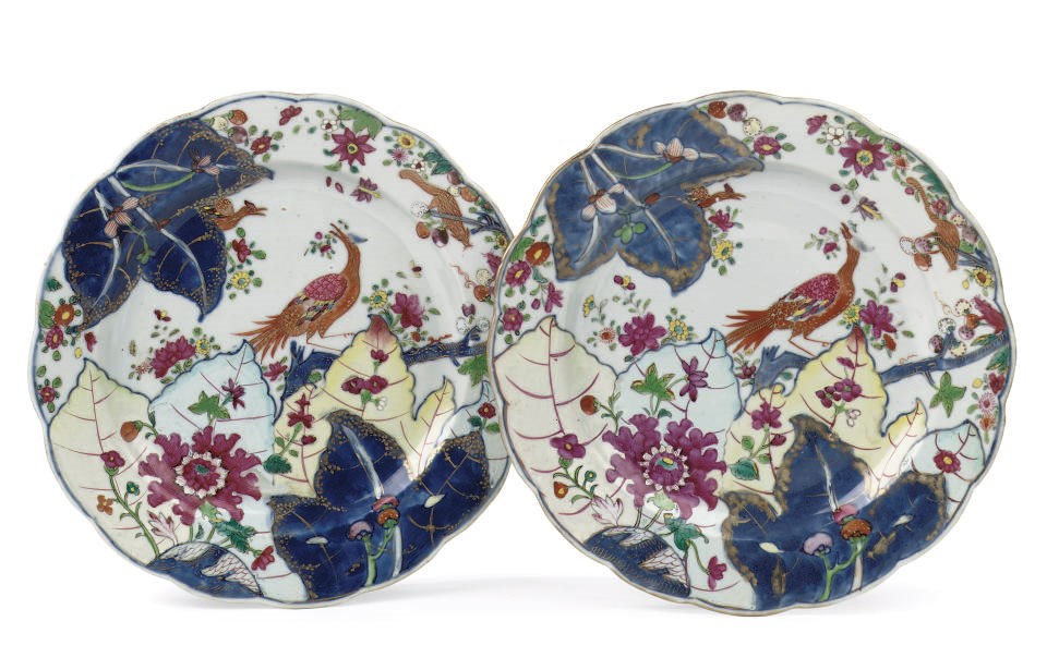 A pair of Chinese famille rose 'tobacco leaf' plates