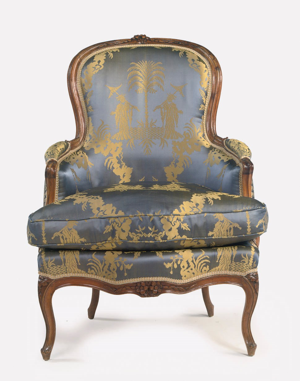 A LOUIS XV WALNUT AND BEECHWOOD BERGERE