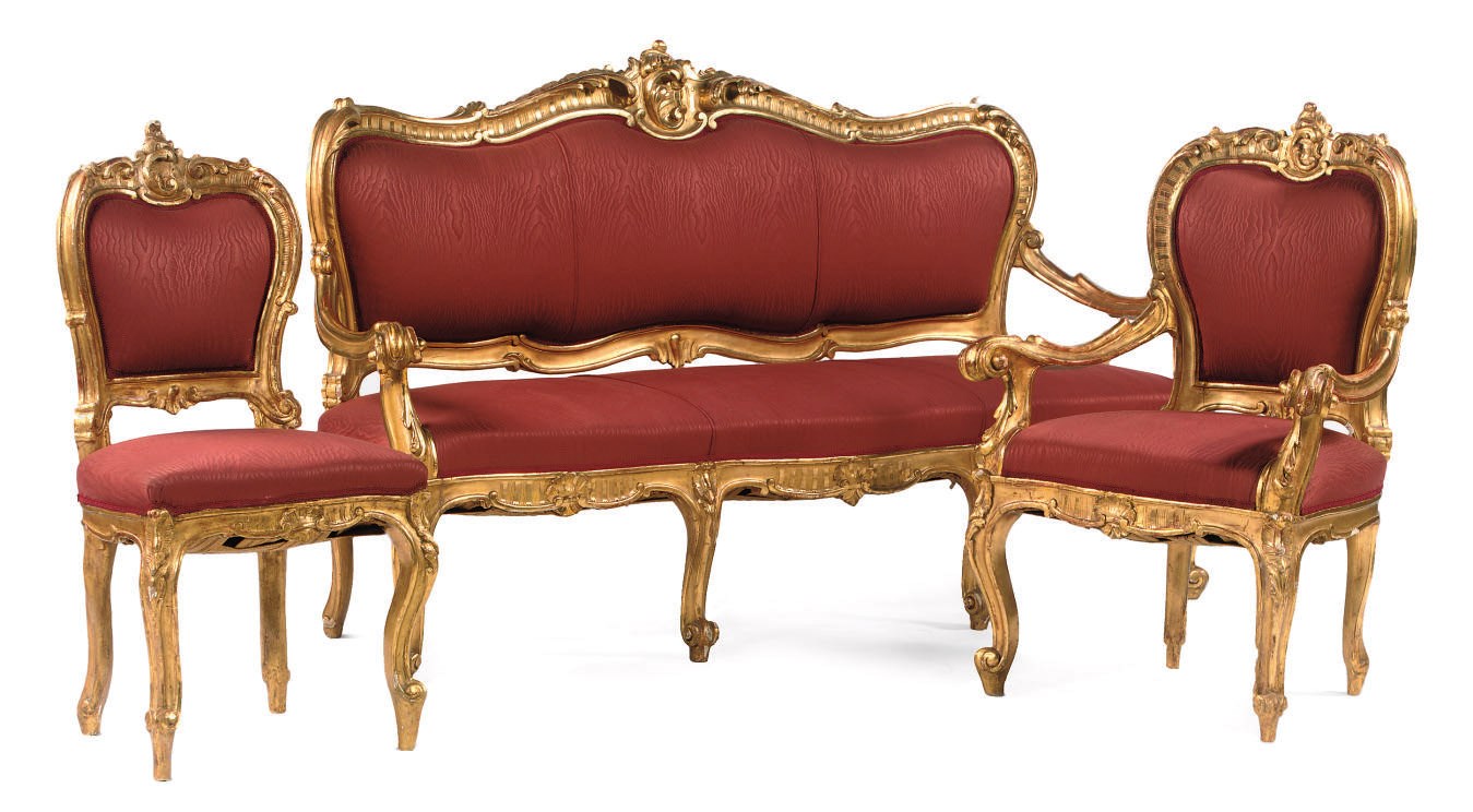A SET OF NORTH EUROPEAN GILTWOOD AND GILT-GESSO SEAT FURNITURE