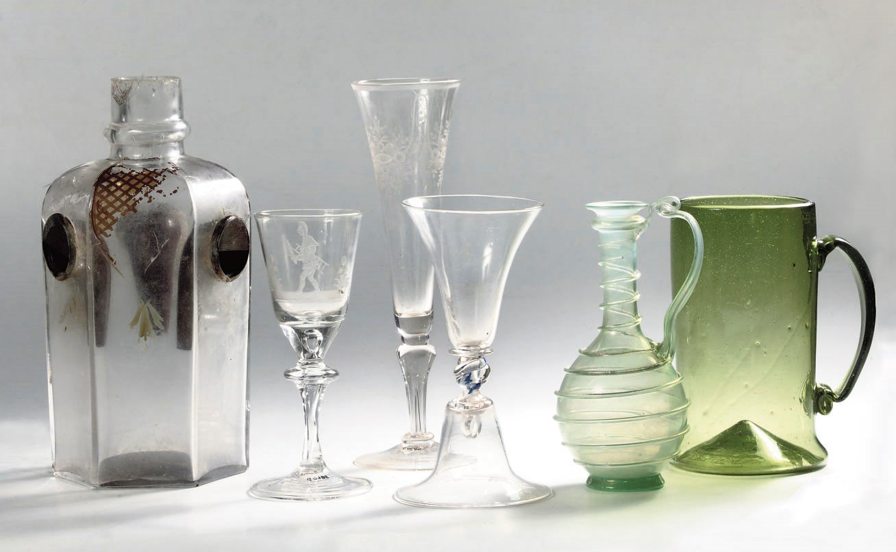 An assorted lot of various glass objects